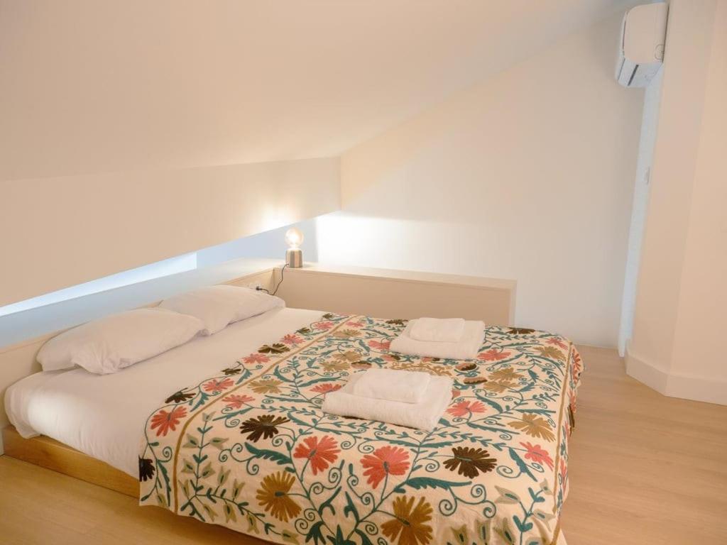 After B00Klng Must Scаn Qr-C0Dе --Chic 2Br Duplex Vakantiehuis Lissabon