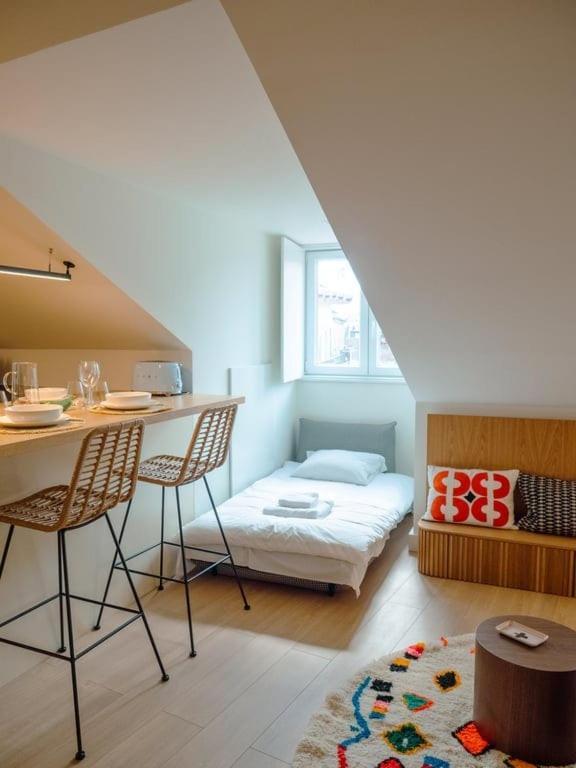 After B00Klng Must Scаn Qr-C0Dе --Chic 2Br Duplex * Lissabon