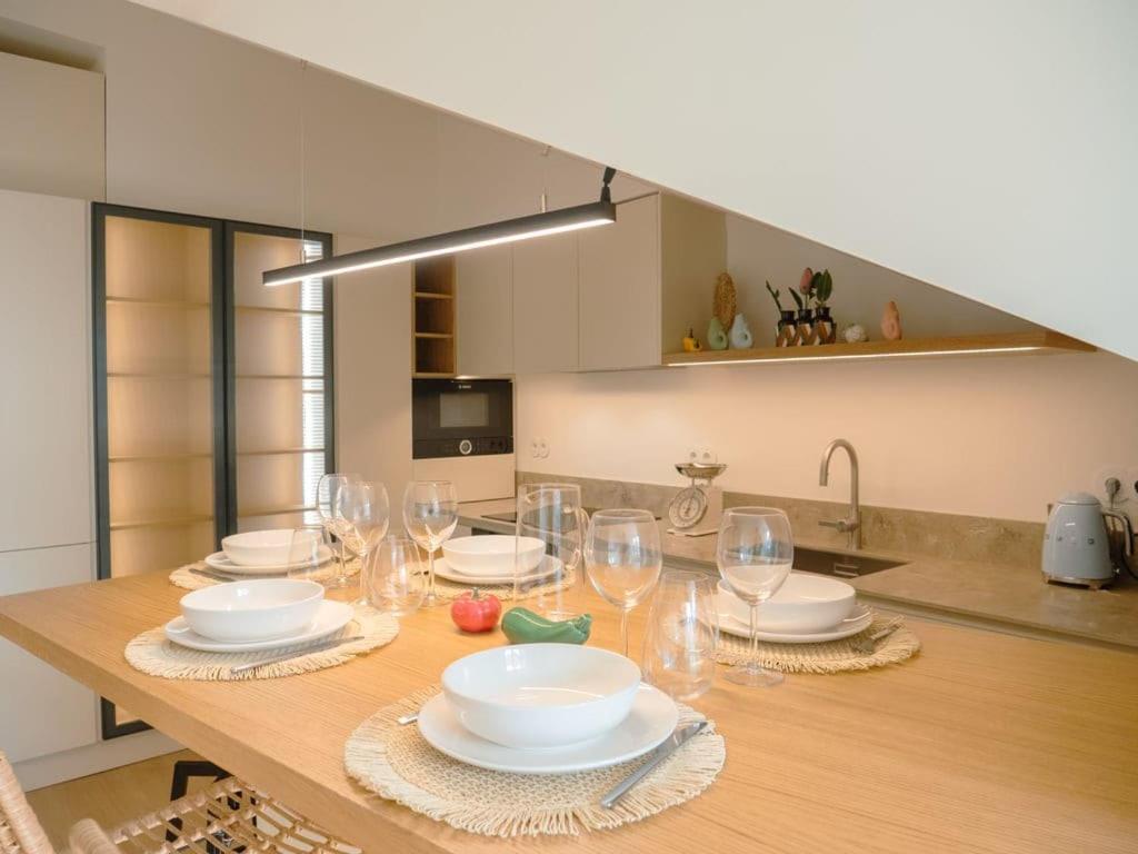 After B00Klng Must Scаn Qr-C0Dе --Chic 2Br Duplex Vakantiehuis Lissabon